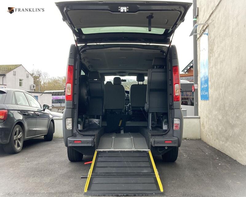 VAUXHALL VIVARO